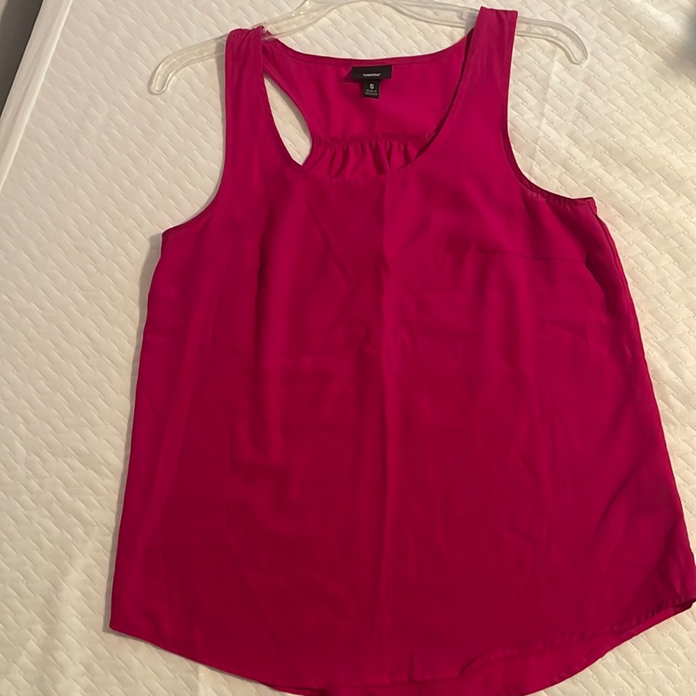 Magenta flowy racer back top